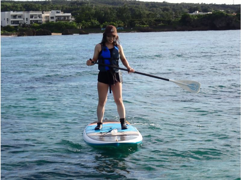 [Okinawa, Onna Village/Maeda Cape area] Enjoy the ocean known as Maeda Blue! Private SUP cruising tourの紹介画像