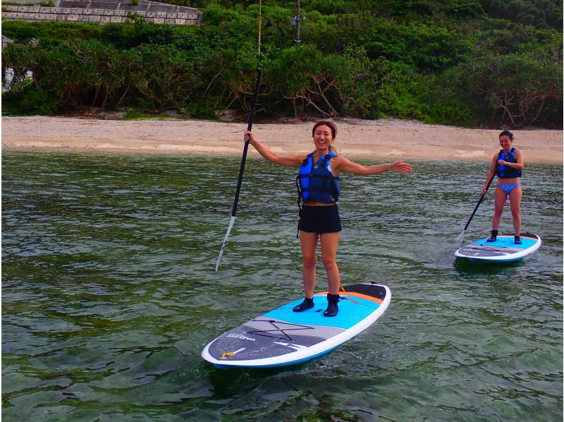 [Okinawa, Onna Village / Cape Maeda] A fully-chartered SUP cruising tour in the ocean with the highest transparency known as Maeda Blueの紹介画像