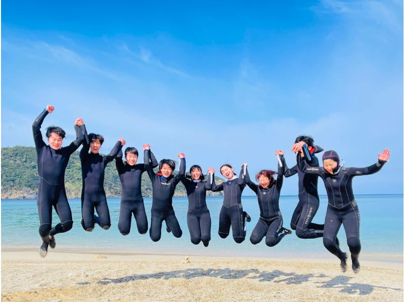 【奄美大島】海龜浮潛體驗之旅！免費水下影片禮物！團體和個人都可以！の紹介画像