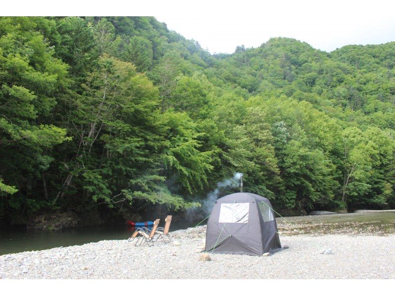 【홋카이도・히다카】투명도 발군의 티로로 강에서 텐트 사우나 체험! 1조 한정(1동 대여)の紹介画像