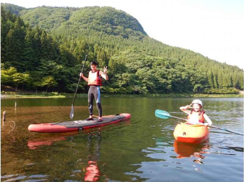 【軽井沢近郊・信州長野／関東群馬】軽井沢近くで SUP＆カヤック(急流川下り用1人乗)体験　◎半日で両方体験、乗り比べ　自然 観光 レジャーの紹介画像