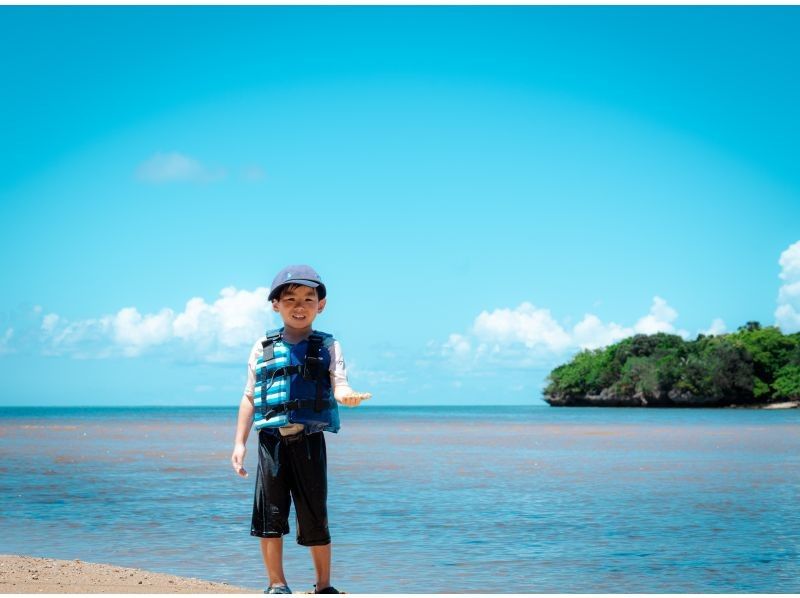 [Ishigaki Island / Limited to one group] First time on Ishigaki Island! Mangrove & ocean drone photography included! Natural monument mangrove & crystal clear ocean SUP/canoeing! Guided by a professional island photographerの紹介画像