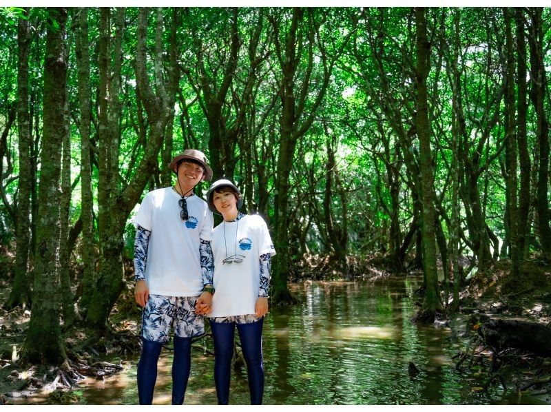 [Ishigaki Island / Limited to one group] Okinawa's first! Mangrove & ocean drone photography included! Mangrove that you can land on & crystal clear ocean SUP/canoe! Guided by a professional island photographerの紹介画像