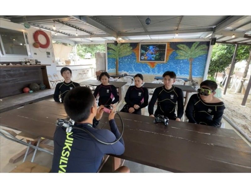 [沖繩本島/北部]美麗海水族館附近的大猩猩斬體驗潛水♪免費GoPro照片資料服務推薦給女性、情侶和家庭！の紹介画像