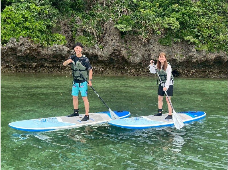 【1組様貸切/3時間半】石垣島の海を半日で満喫！トロピカルSUP＆シュノーケリング！女性ガイドが担当/送迎・写真込み/手ぶら参加◎の紹介画像