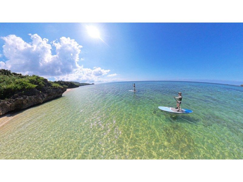 【1組様貸切/3時間半】石垣島の海を半日で満喫！トロピカルSUP＆シュノーケリング！女性ガイドが担当/送迎・写真込み/手ぶら参加◎の紹介画像