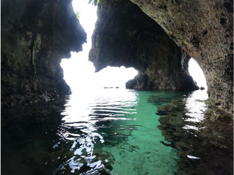 SALE! [Okinawa, Ishigaki Island] A series of moving experiences! [Go see the Blue Cave and sea turtles!] Free snorkel tour transfers, equipment, and photo data!の紹介画像