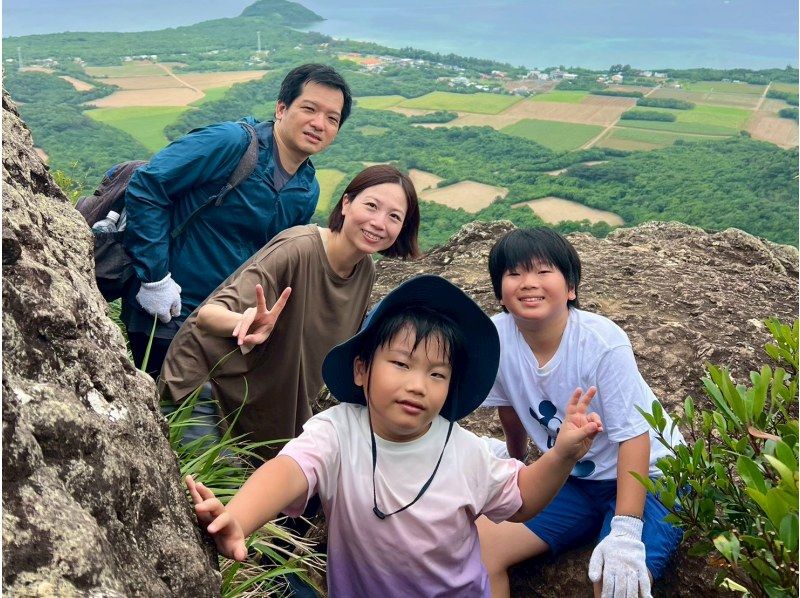 【1組様貸切/3時間】お手軽★絶景の山頂を目指すトレッキングツアー！女性ガイドが担当/送迎・写真込み/手ぶら参加OKの紹介画像