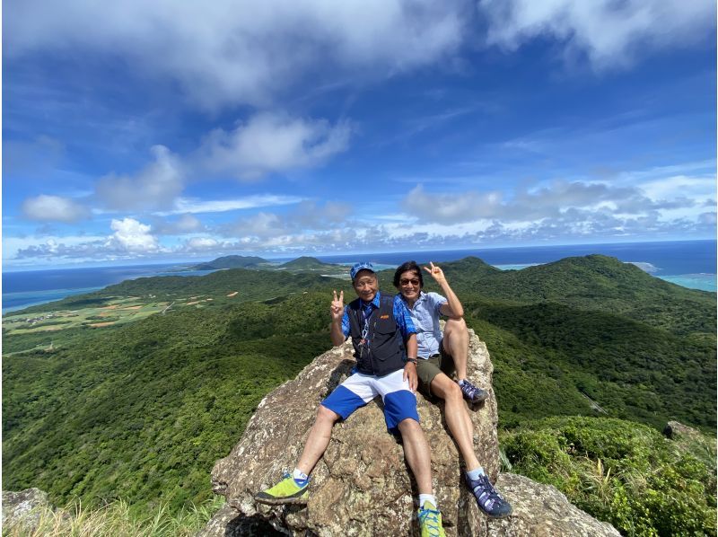 【石垣島】お手軽＆絶景☆山頂を目指すトレッキングツアー！1組様貸切！女性ガイドが担当/送迎・写真込み/シャワーあり/手ぶら参加◎の紹介画像