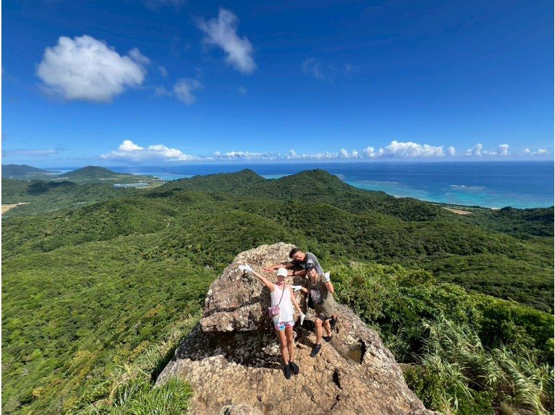 【1組様貸切/3時間】お手軽★絶景の山頂を目指すトレッキングツアー！女性ガイドが担当/送迎・写真込み/手ぶら参加OKの紹介画像