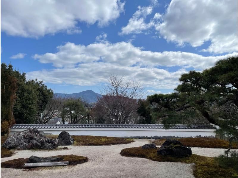 [Kita-ku, Kyoto] Zen meditation experience session: Learn the wisdom of "Zen" from a monk and put it to good use x "Gratitude notebook session"の紹介画像