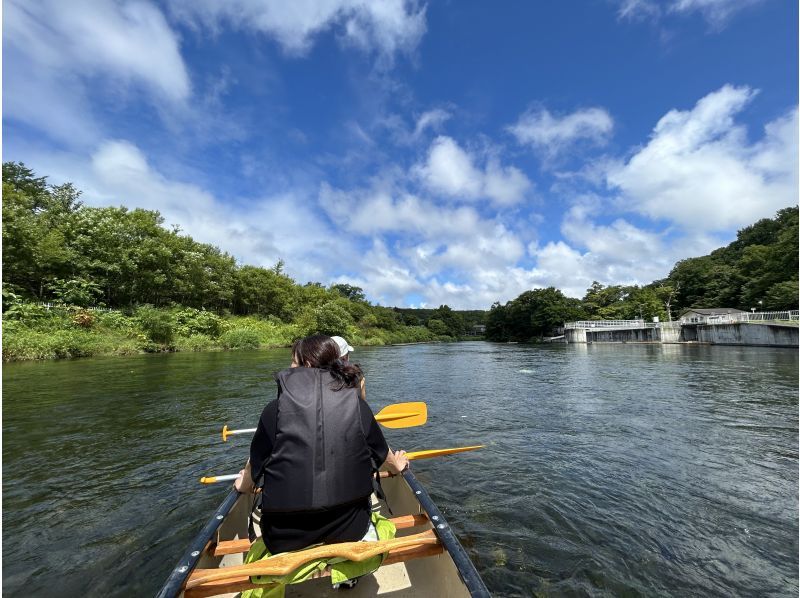 【北海道・千歳川】《カナディアンカヌー　ロングコース》秋のカヌーシーズン到来！抜群の千歳川をカヌーで下ろう！今なら鮭の遡上も見られるかも？ の紹介画像