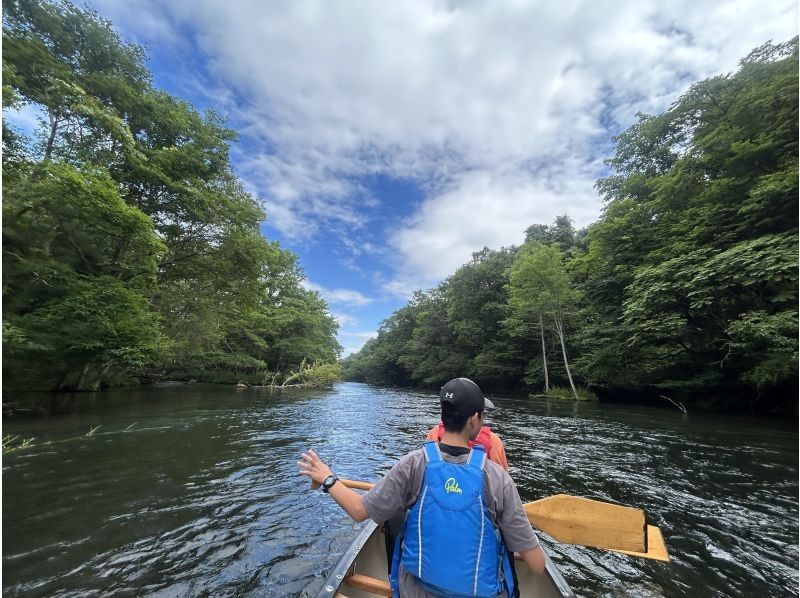 【北海道・千歳川】《カナディアンカヌー　ロングコース》サケの遡上シーズン到来！透き通った水と紅葉も美しい千歳川をカヌーで下ろう！の紹介画像
