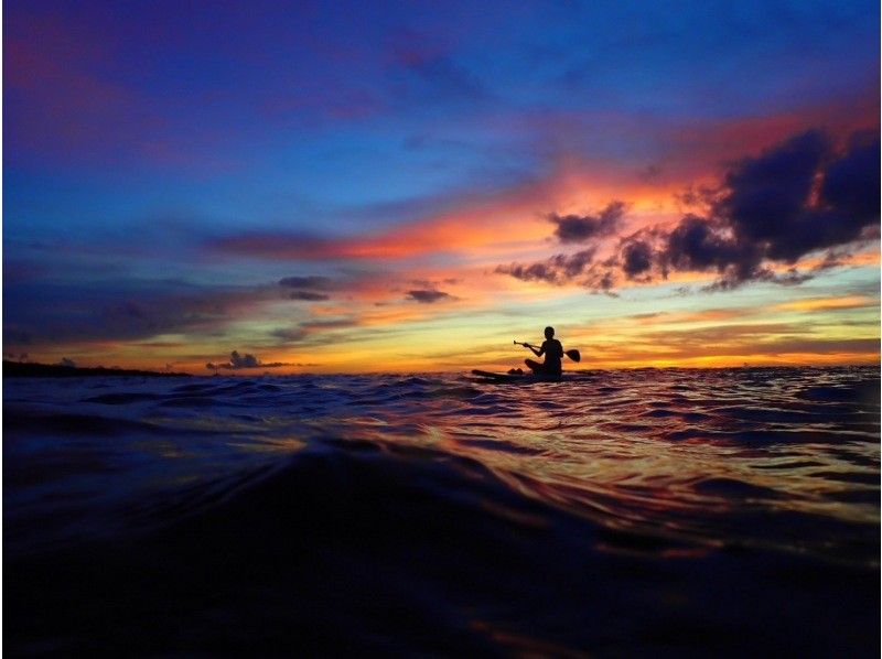 Same-day reservations welcome ★ [Okinawa, Onna Village] Spectacular sunset SUP cruise! Ultimate relaxation, beginners welcome, GoPro footage giftの紹介画像