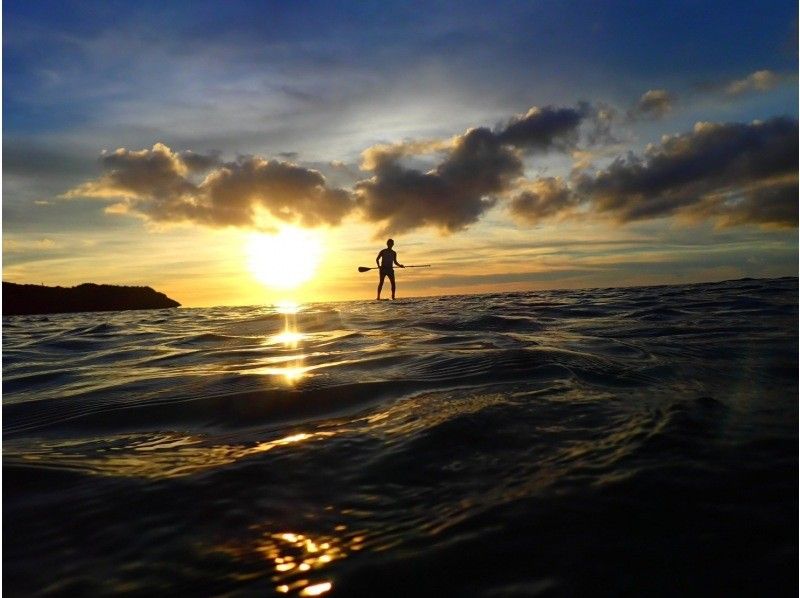 Same-day reservations welcome ★ [Okinawa, Onna Village] Spectacular sunset SUP cruise! Ultimate relaxation, beginners welcome, GoPro footage giftの紹介画像