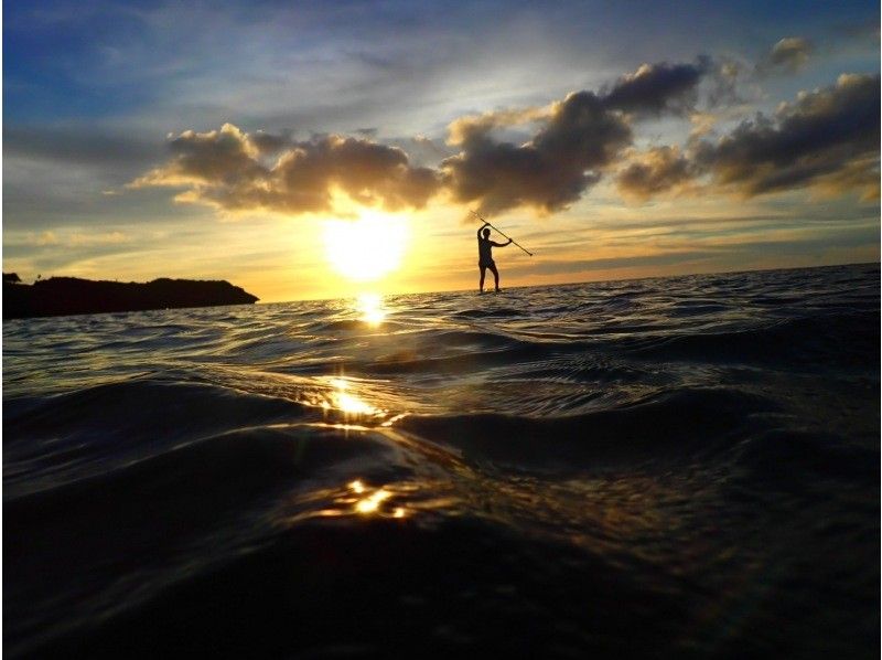 Same-day reservations welcome ★ [Okinawa, Onna Village] Spectacular sunset SUP cruise! Ultimate relaxation, beginners welcome, GoPro footage giftの紹介画像