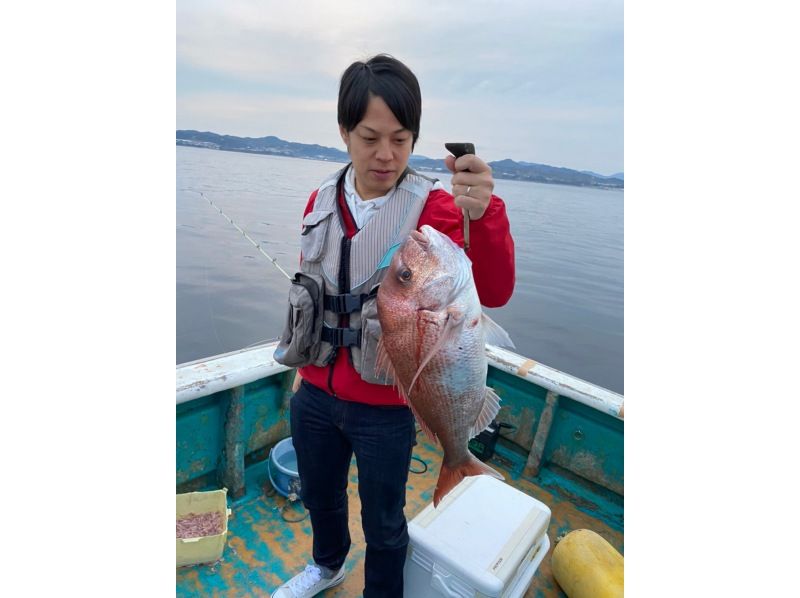 [ใกล้สถานีอินามิ] ออกเดินทางเมื่อใดก็ได้ที่คุณต้องการ! ล่องเรือตกปลา + แผนบาร์บีคิวบนเรือเช่าเหมาลำ [ฤดูกาลมาถึงแล้ว! ตกปลาและบาร์บีคิว] ยินดีต้อนรับมือใหม่! [วาคายามะ/ท่าเรืออินนัน]の紹介画像