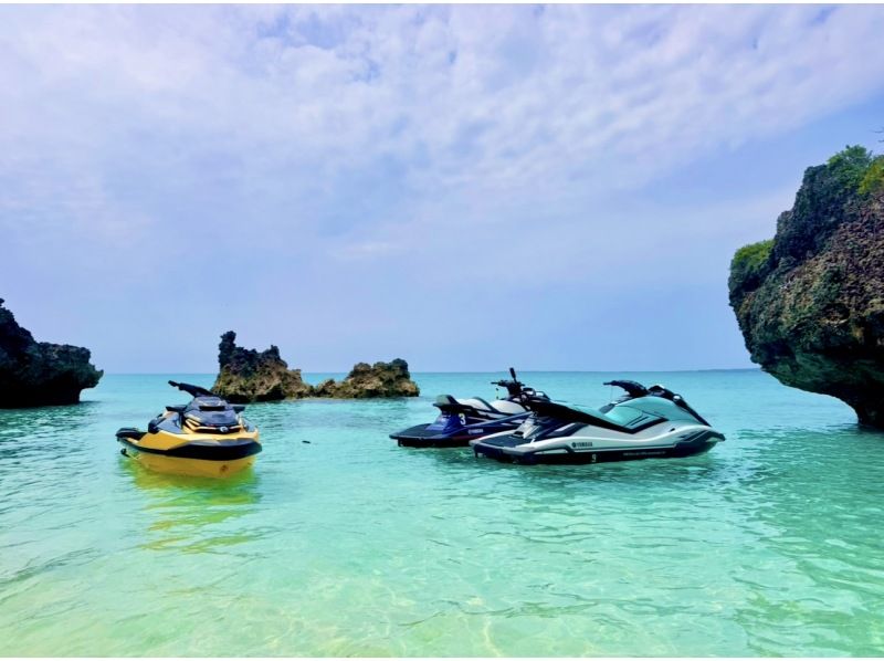 [Miyakojima/half day/license required] Miyakojima Hidden Land Jet Ski Rental & Tour with Professional Guide Boatの紹介画像