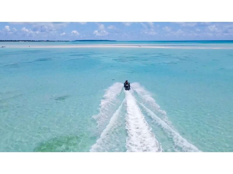 [Miyakojima/half day/license required] Miyakojima Hidden Land Jet Ski Rental & Tour with Professional Guide Boatの紹介画像