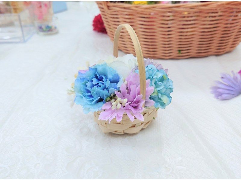 【香りの花かご】小さくて可愛い♪　デスク・玄関・お手洗いに飾って香るお花のインテリア！母の日にも♪ 当店オリジナルメニュー の紹介画像