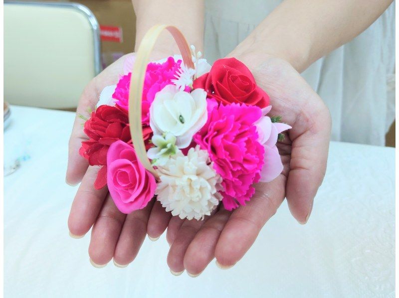 【香りの花かご】小さくて可愛い♪　デスク・玄関・お手洗いに飾って香るお花のインテリア！母の日にも♪ 当店オリジナルメニュー の紹介画像
