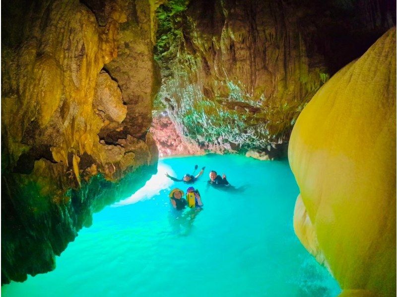 [Miyakojima/Irabujima] Pick-up service available! Blue Cave "Sapphire Cave" snorkeling & Pumpkin Cave exploration & sea kayaking ★ Free photo data/equipment!の紹介画像
