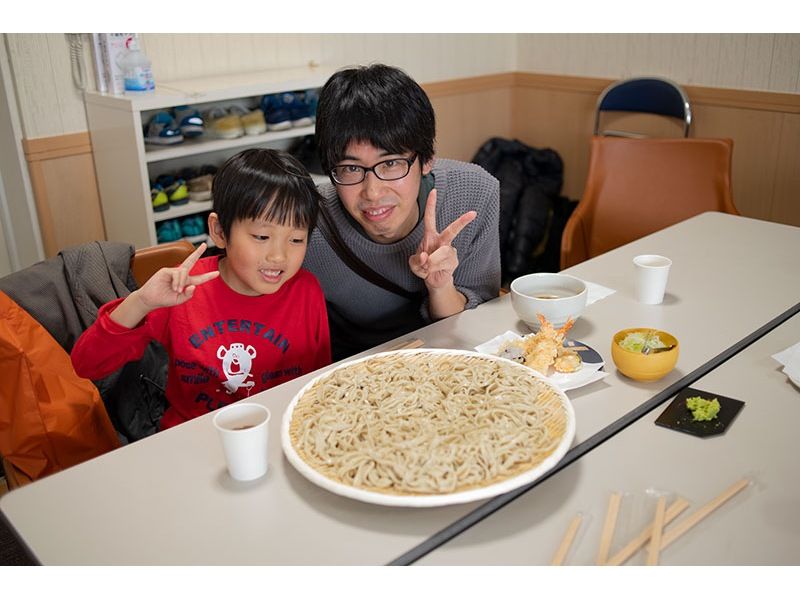 【台東区かっぱ橋】親子でそば斬り体験・ラーメン斬り体験《選べる麺作り体験！十割そばを作るか！ラーメン麺作りをするか！》の紹介画像