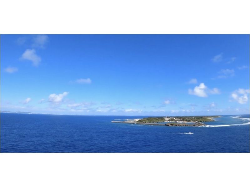【沖縄・南部開催】久高島VIVAパラセーリング！沖縄の海を気軽に空中散歩で絶景をお届け♪の紹介画像