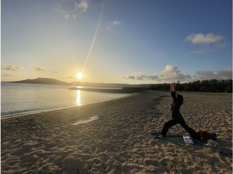 [Southern Okinawa/30 minutes from Naha] Limited to one group! Luxurious beach with beautiful sunrise! Sunrise beach yoga on the east coastの紹介画像