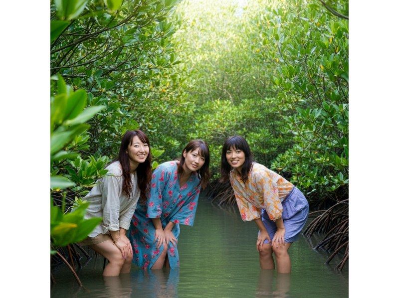 [Ishigaki Island Limited Course] Yaima Village Squirrel Monkey & Nagra Ampar Mangrove Tunnel, SUP or Kayak Free photography, pick-up and drop-off, and admission! Same-day reservations OK YSKの紹介画像