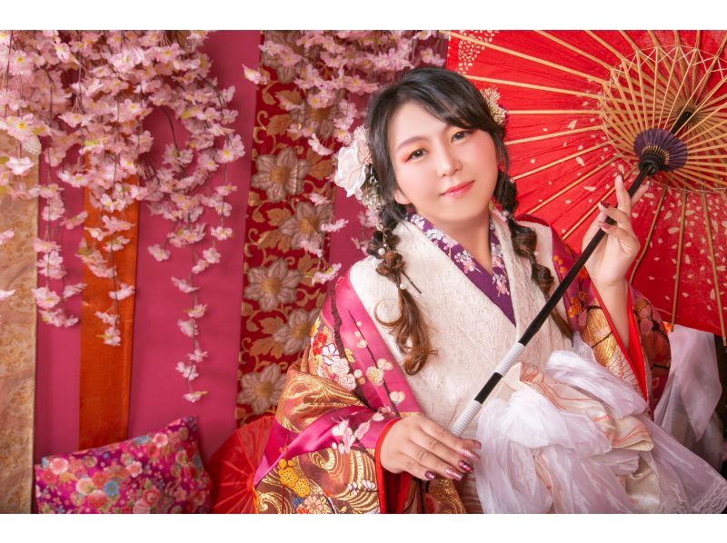 [10 minutes walk from Kiyomizu-dera Temple] Cherry Blossom Plan♪ (From 1.5 hours per person) Take photos with your friends in a cute lace kimono! For more information, see details →の紹介画像