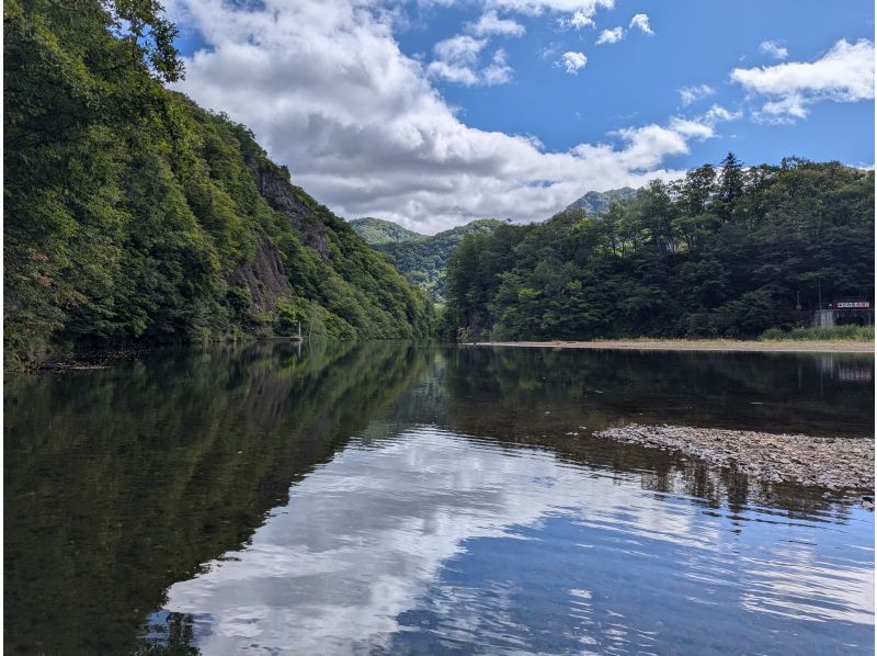 [Hokkaido, Sapporo Jozankei] Autumn leaves SUP | Special discount for 5th anniversary | Must-see for first timers! | JSPA certified guides will guide you | SUP tour to experience the nature of Hokkaidoの紹介画像