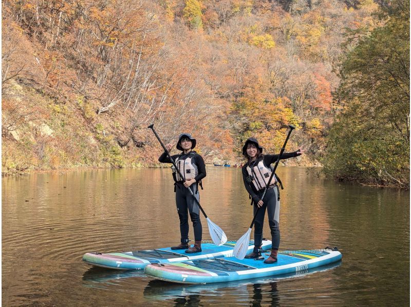 [Hokkaido, Sapporo Jozankei] Autumn leaves SUP | Special discount for 5th anniversary | Must-see for first timers! | JSPA certified guides will guide you | SUP tour to experience the nature of Hokkaidoの紹介画像