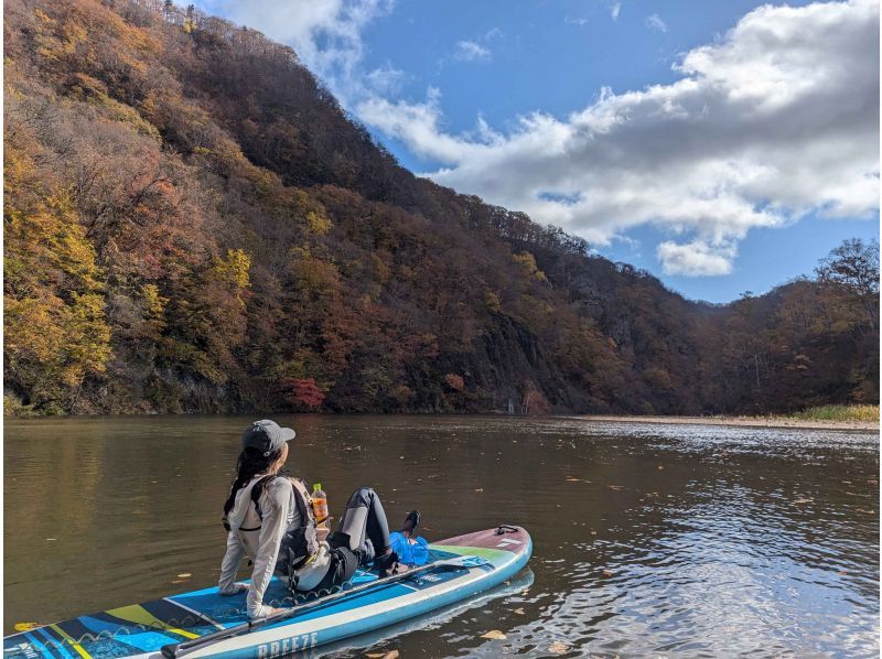 [Hokkaido, Sapporo Jozankei] Autumn leaves SUP | Special discount for 5th anniversary | Must-see for first timers! | JSPA certified guides will guide you | SUP tour to experience the nature of Hokkaidoの紹介画像