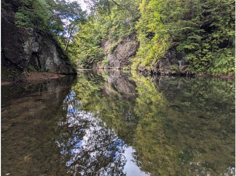 [Hokkaido, Sapporo Jozankei] Autumn leaves SUP | Special discount for 5th anniversary | Must-see for first timers! | JSPA certified guides will guide you | SUP tour to experience the nature of Hokkaidoの紹介画像
