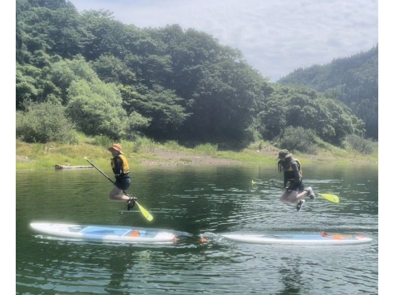 [Lake Kuzuryu, Fukui Prefecture] Lake Kuzuryu SUP Tour/Enjoy a smooth water stroll on the calm lake surface.の紹介画像