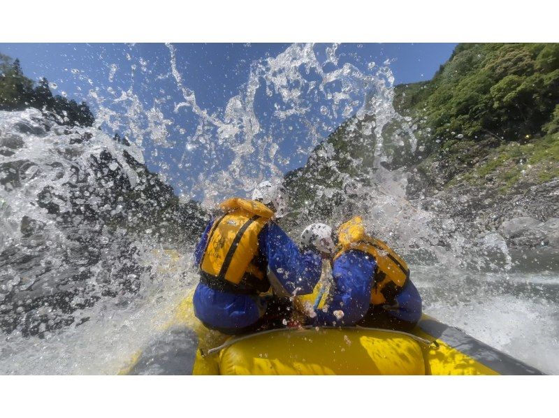 [Tokushima, Yoshino River] Sometimes floating! Guaranteed to be very satisfying! Half-day rafting AM courseの紹介画像