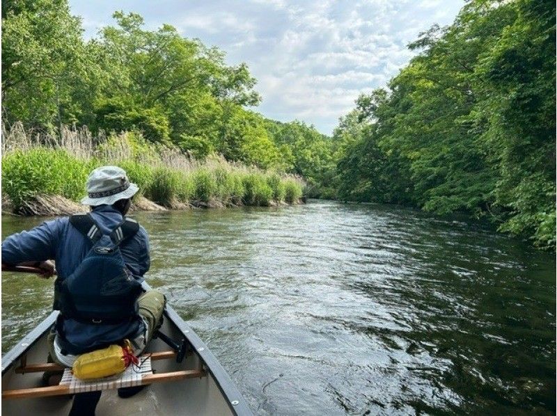 【北海道・千歳川】《カナディアンカヌー　標準コース》息を呑む大自然！透明度の高い千歳川をカヌーでくだり、豊かな森へ出かけよう！の紹介画像