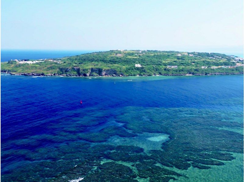 【沖繩古宇利島】「滑翔傘+船浮潛」【愛之島】心形岩上空漫步～沖繩最長繩索200公尺！有兒童價☆の紹介画像