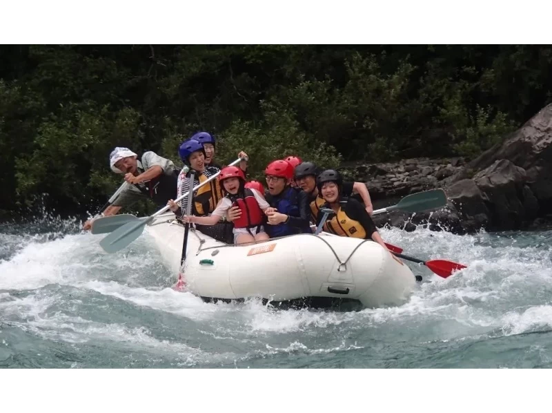[Kochi・Shimanto River] Rafting 1-day experience tour! Enjoy the rapids and SUP to your heart's contentの紹介画像