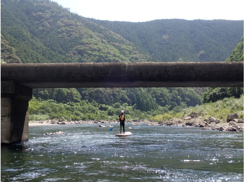 [Kochi・Shimanto River] Shimanto River River SUP (Stand Up Paddle) Experience The exhilaration of paddling your way forward! Difficulty level: ★★☆の紹介画像