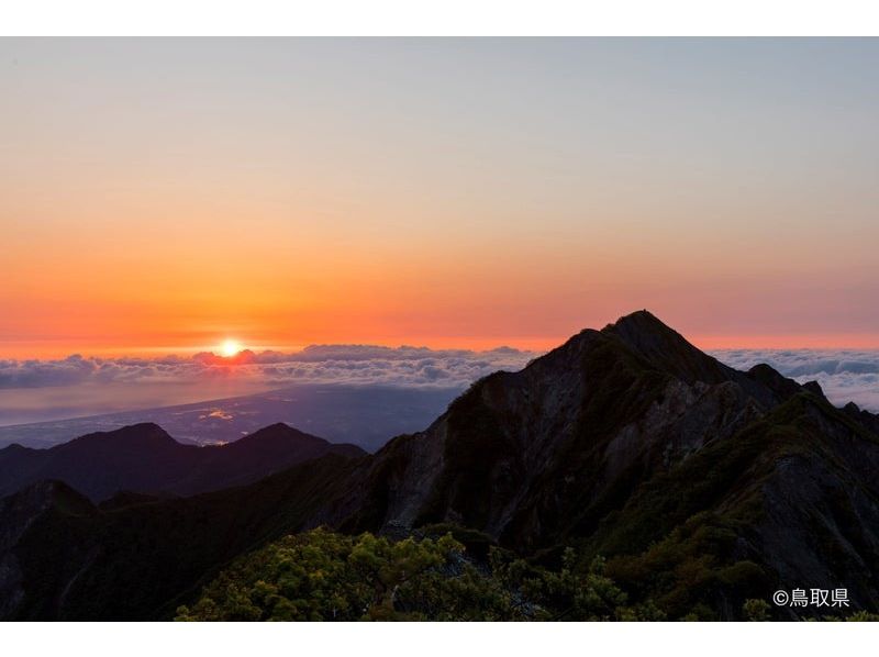 【鳥取県・伯耆大山】満月の月光登山！古来からつづくもひとり神事、弥山禅定の登拝を体験してみようの紹介画像