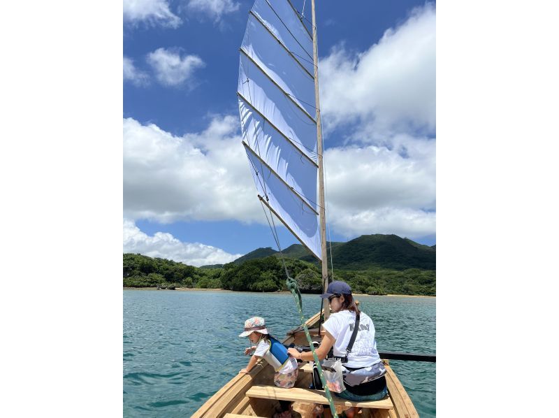 【石垣島・サバニ船】川平湾サバニクルーズ！沖縄の伝統船で美ら海を駆け抜けよう！！の紹介画像