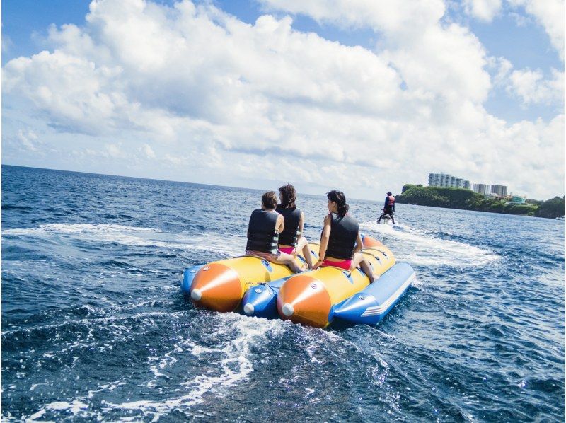 【奄美大島】【当日予約OK！】バナナボート＆ツーリング！　水上バイクで奄美の海を疾走！の紹介画像