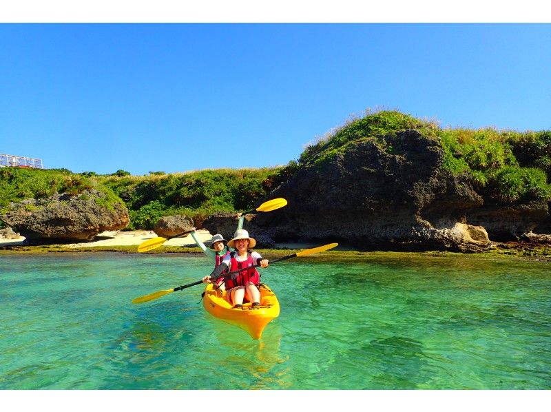 Earthship Okinawa's uninhabited island sea kayaking tour