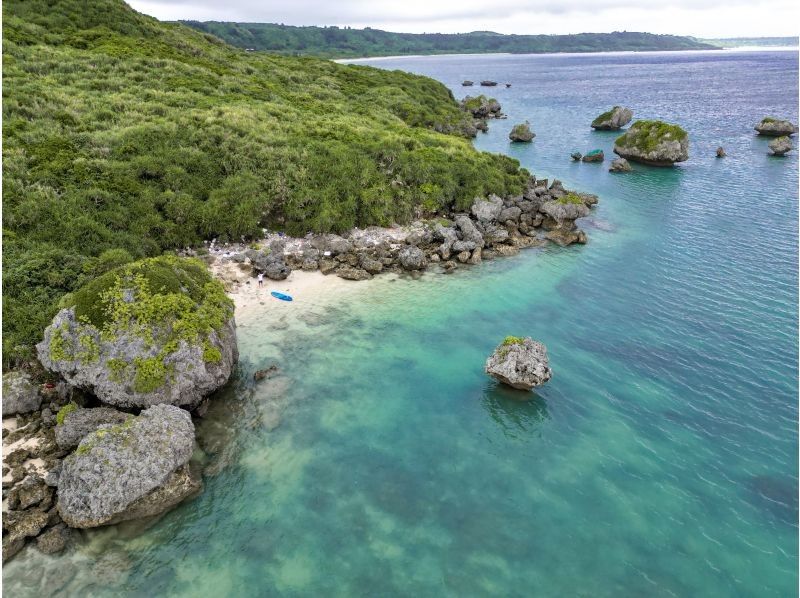[Miyakojima SUP] Go ​​with a photographer to a place that can only be reached by SUP. Private tour! Photos and drone photography includedの紹介画像