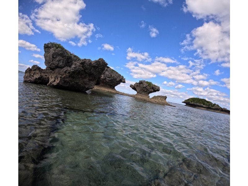 【恩納村‐真栄田岬】大人気！珊瑚礁の海【SUP】水上散歩！！水着とバスタオルだけお持ちになれば参加できます！写真、動画撮影無料！の紹介画像