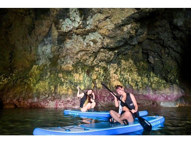 [Okinawa, Onna Village] A deserted island landing SUP experience tour & after-barbecue will leave you feeling satisfied! Commemorative photos taken by staff! Beginners and children welcome! Empty-handed OK!の紹介画像