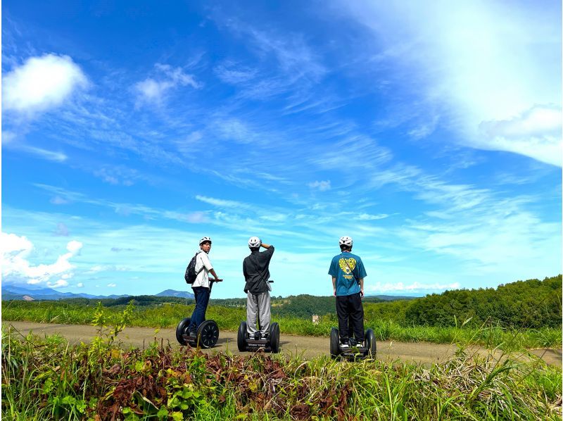 【北海道・札幌】大自然を巡る♪森林浴で癒される！ セグウェイに乗って滝野すずらん丘陵公園の広大なエリアを探索！の紹介画像