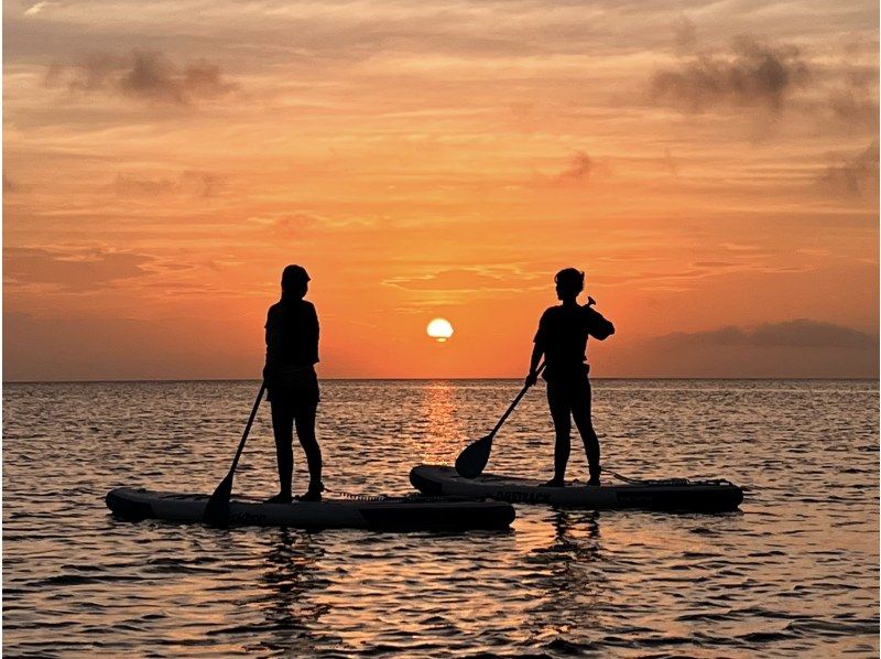 宮古島【サンセットSUP】《1組限定！貸切プライベートツアー！》「ドローン撮影付」美しい夕日を観ながらサンセットサップ☀︎の紹介画像